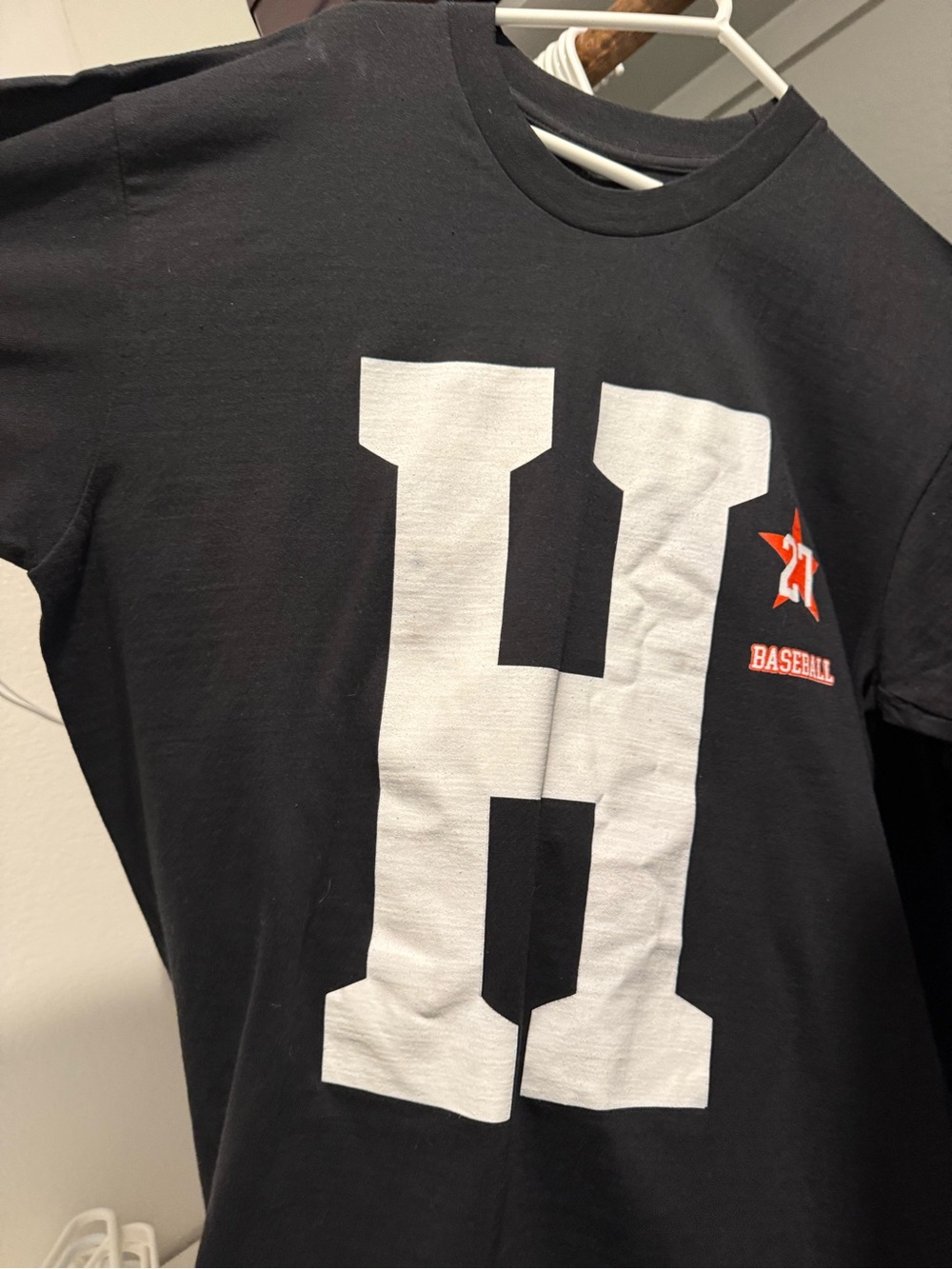 Kids Black Graphic Baseball T-Shirt with White 'H'